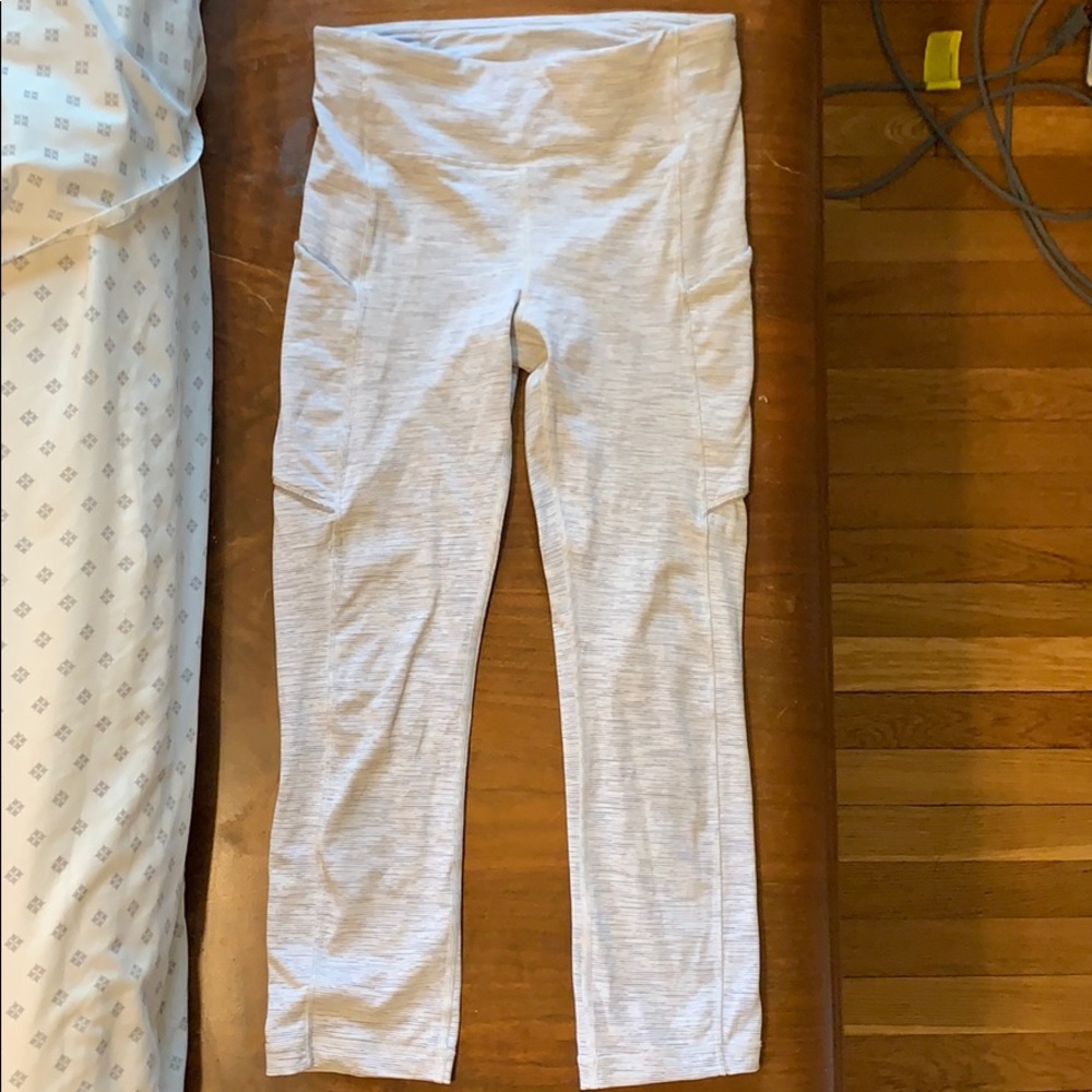 Lululemon speed-up crop